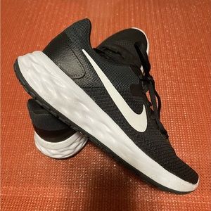 Nike Running Shoes- Size 9 Y (Ladies 7)